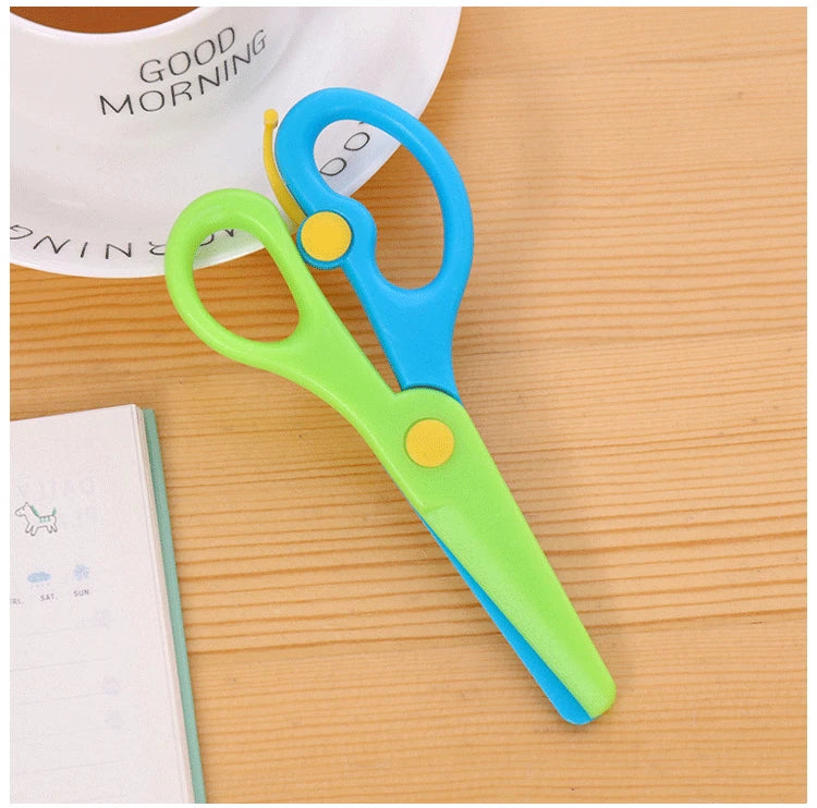 Minions Kids Paper Cutting Scissors for Kindergarten and School