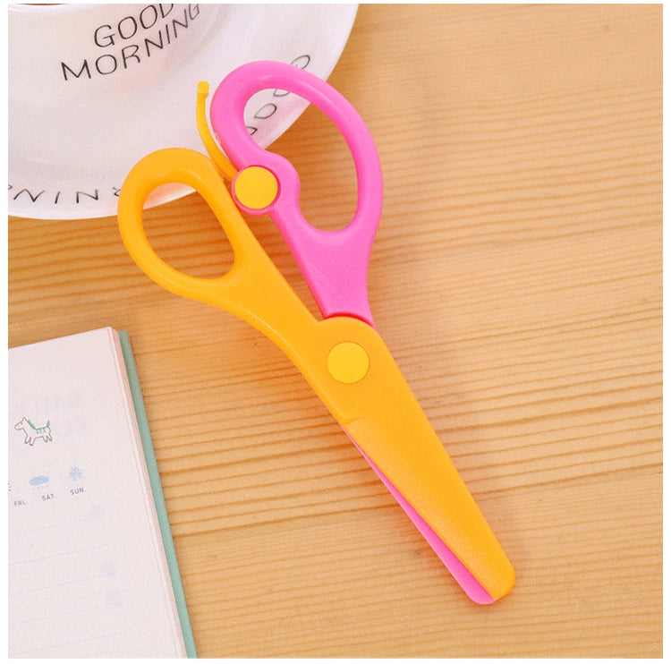 Minions Kids Paper Cutting Scissors for Kindergarten and School