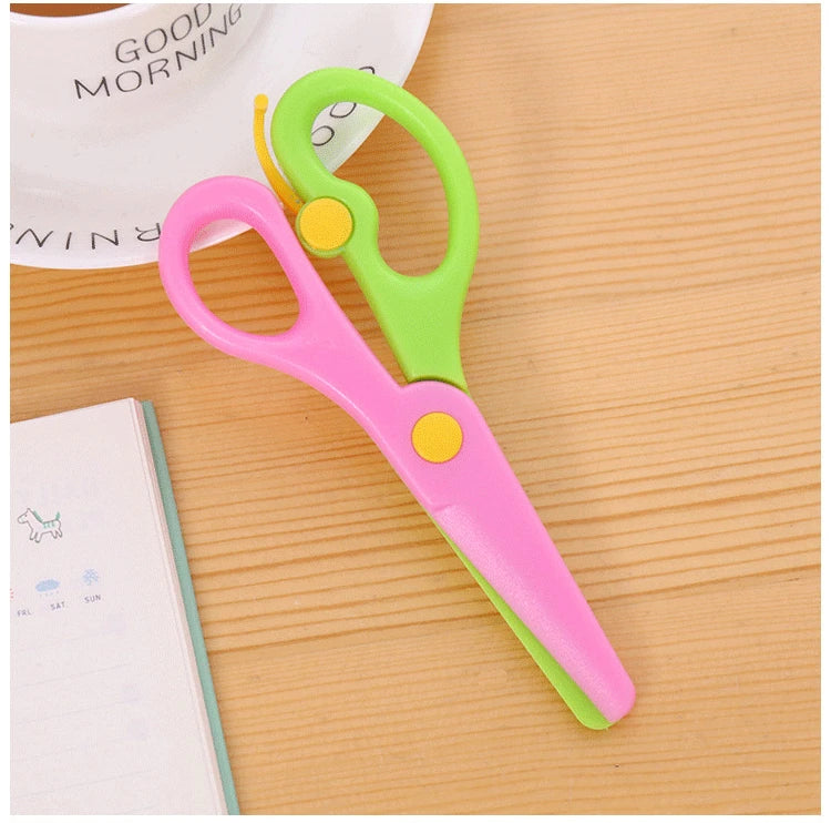 Minions Kids Paper Cutting Scissors for Kindergarten and School