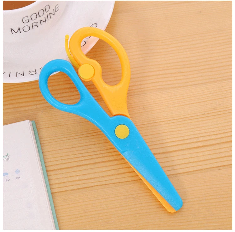 Minions Kids Paper Cutting Scissors for Kindergarten and School