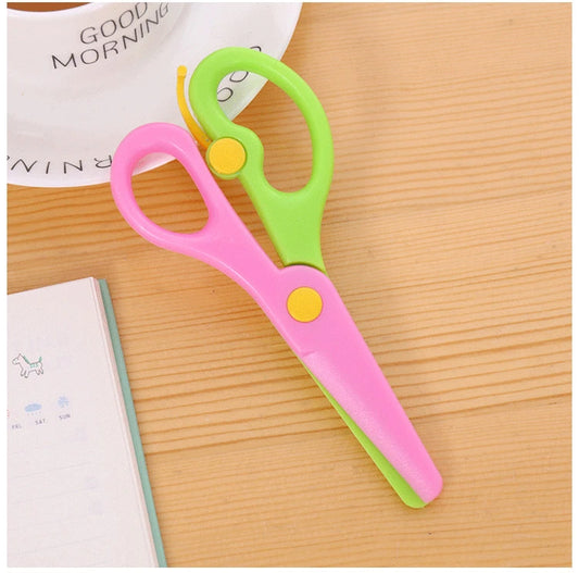 Minions Kids Paper Cutting Scissors for Kindergarten and School